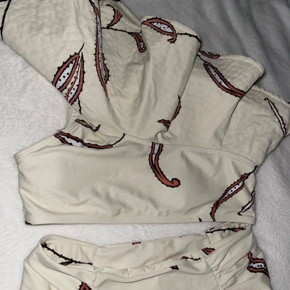 Swimsuit - Picture 6 of 9